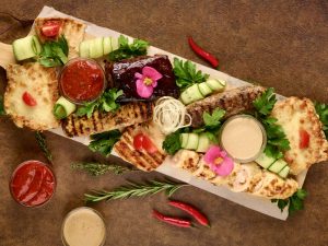 Мясное плато горячих блюд на 6-7 персон /980г/