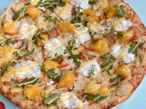 Пицца с куриной грудкой-гриль, манго и сыром "Страчателла" 540г