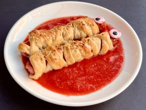"Парочка Мумий" - горячие "Охотничьи" колбаски, запеченные в пицца-тесте 2шт/220г